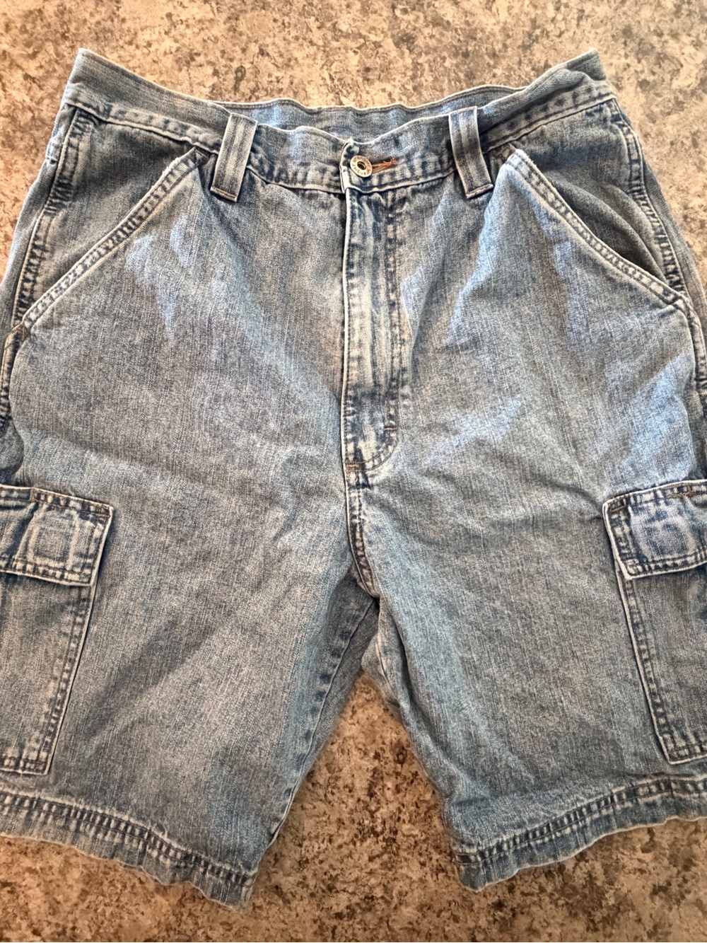 Wrangler Hero Mens Size 32 Denim Cargo Shorts Carpenter Utility Blue Jeans